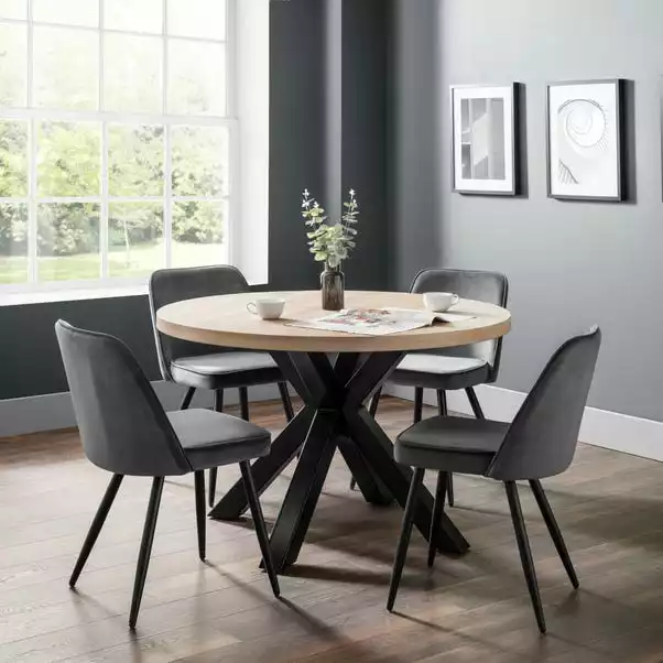 Julian Bowen Berwick Round Dining Table Oak 3 Julian Bowen Berwick Round Dining Table Oak